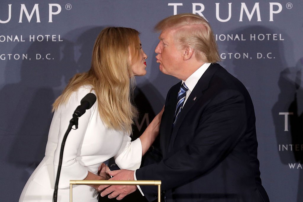 Trump-Ivanka-awkward-kiss-gurn-1.jpg