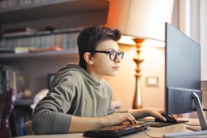 Teens providing free homework help, coaching for music and art projects during COVID-19