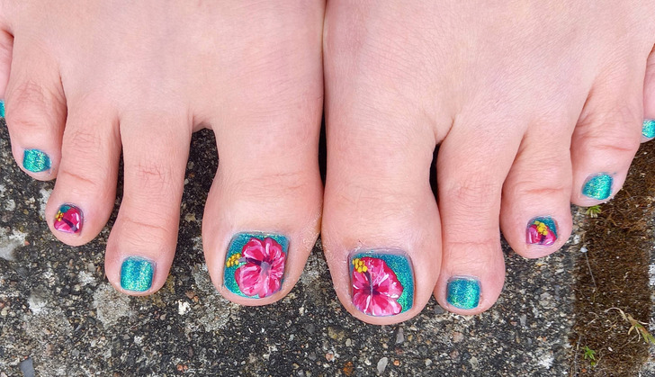 pedicure nails