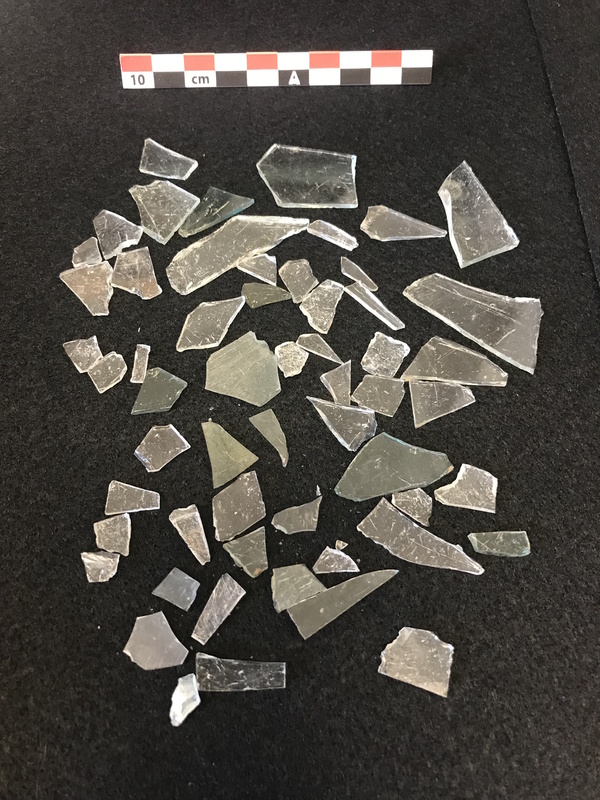 Window glass fragments excavated in Level 1 of unit H964.