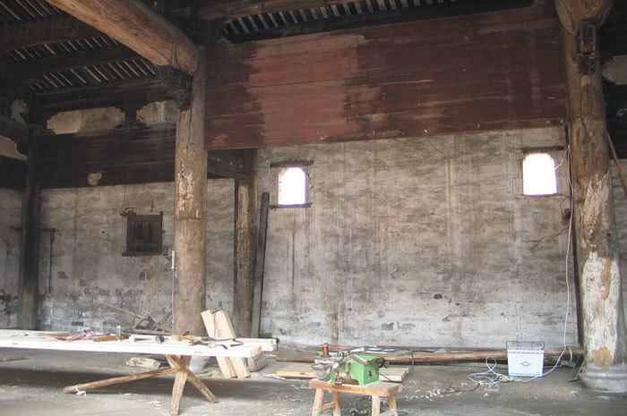 Overview of the main hall