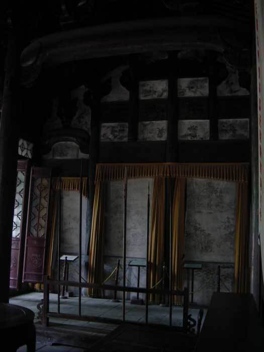 Western side of the hall