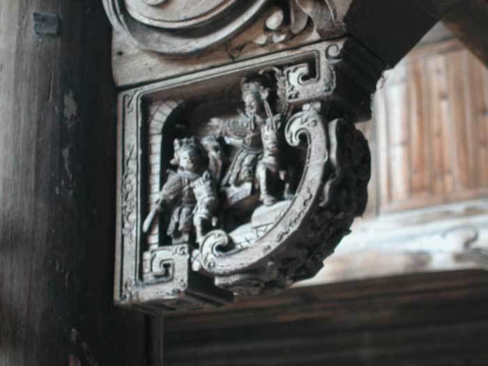 Beam on the northeastern corner.detailed carving of the beam02