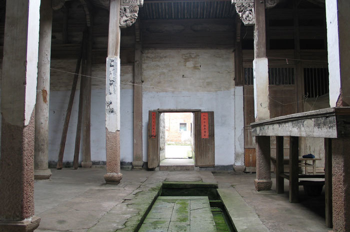 Side entranse of the east wing Side entranse of the east wing