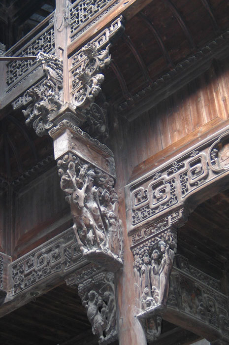 detail of the beams above the entry