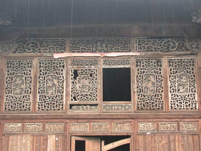 Middle lattice panel