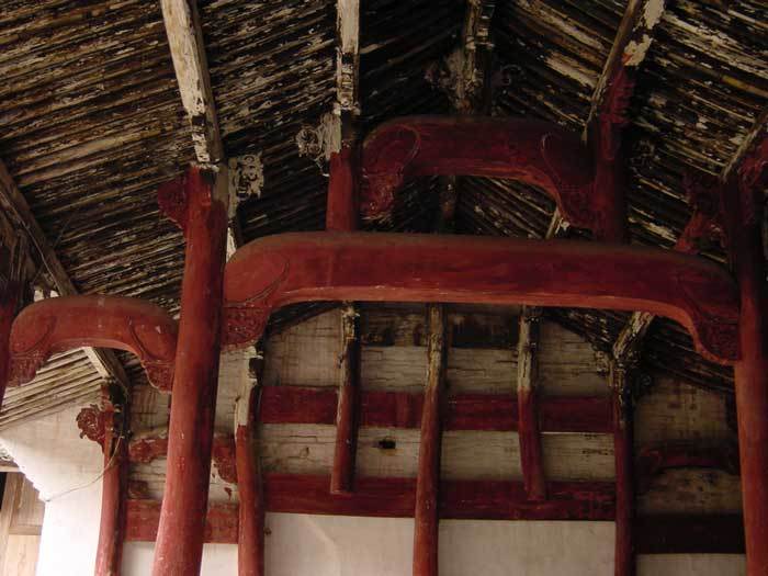 Beam structure of the hall