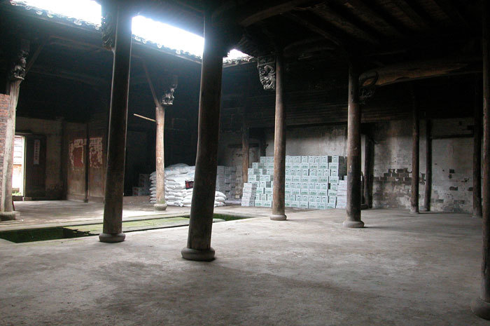 Looking back to the entrance2