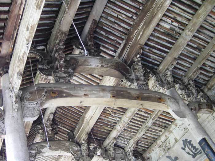 Beam structure of the hall