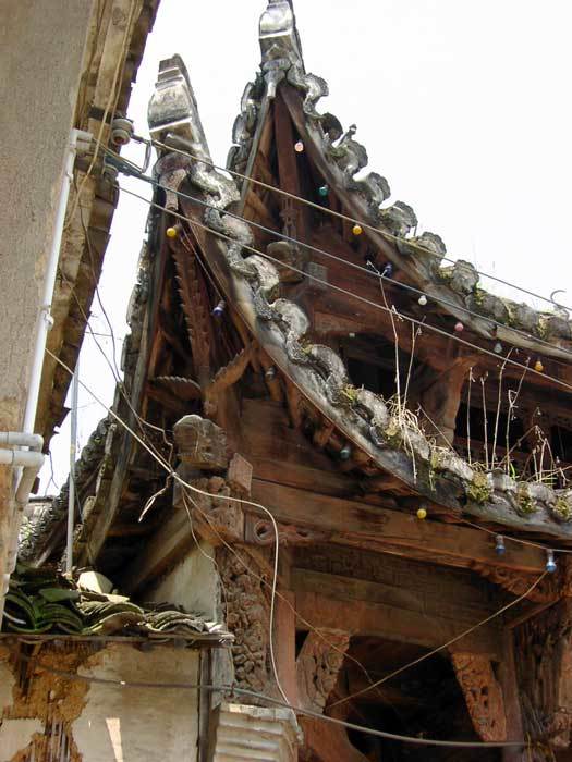 Close up of the left side of the roof line of the tower