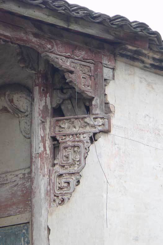 Bracket on the right-hand side