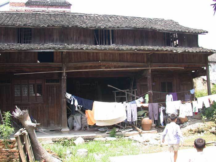 Du lineage ancestral hall
