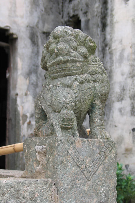 right side lion statue on opera stage