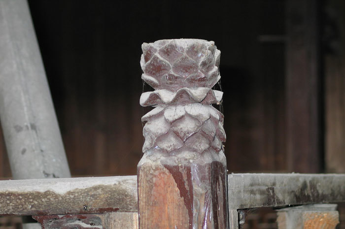 flower finial on 2nd floor flower finial on 2nd floor