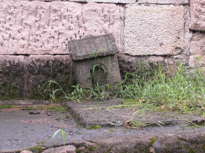 Picture of a small shrine representing a shenwei Picture of a small shrine representing a shenwei
