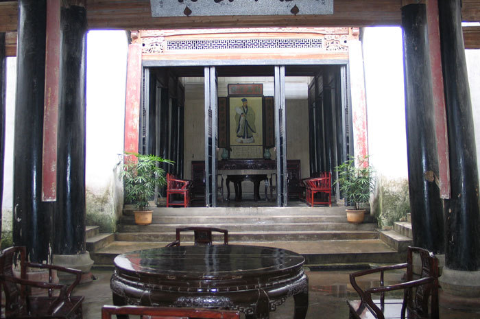 Overview of the back hall Overview of the back hall