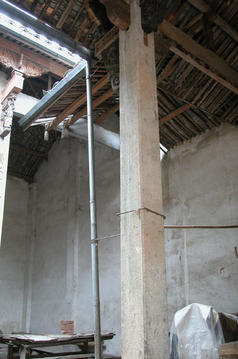 original beam in first bay, right side original beam in first bay, right side