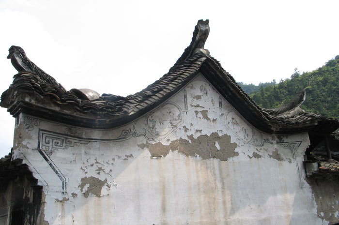 white house with exterior painting