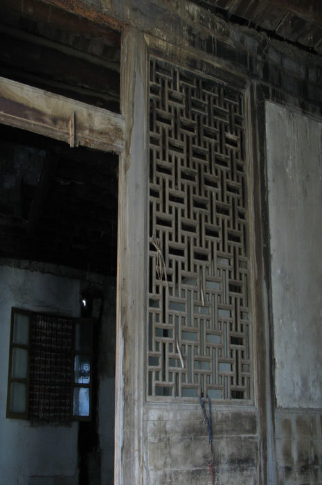 Lattice work on the northeastern corner