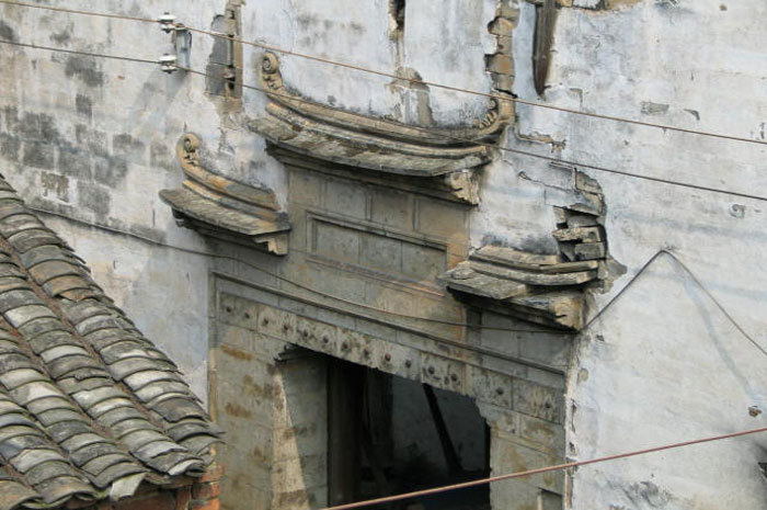Detail of the front door arch Detail of the front door arch