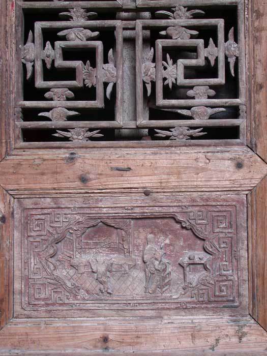 Relief carving on the east wall, damaged by red guards