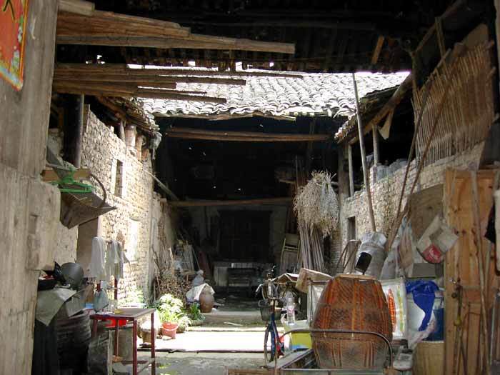 The main gate of the Hall of Abundant Splendor-1