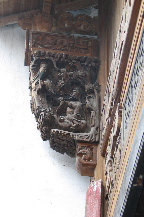 Bracket on the southwestern corner Bracket on the southwestern corner