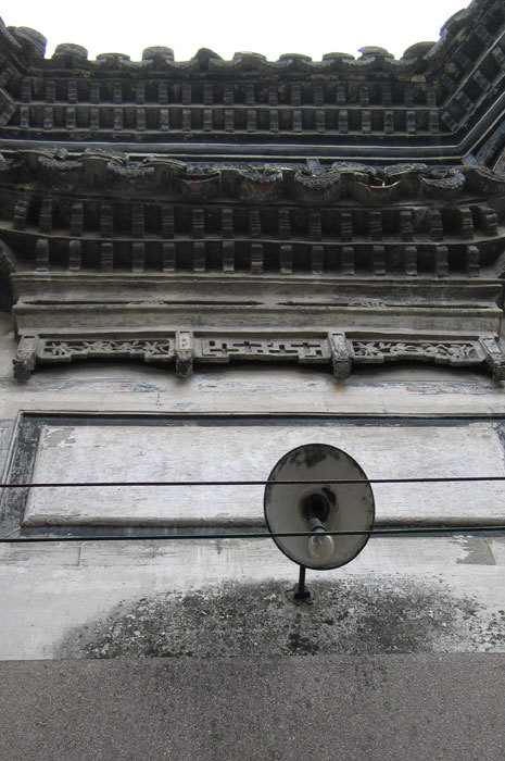 close-up of view thru entryway showing interior gallery