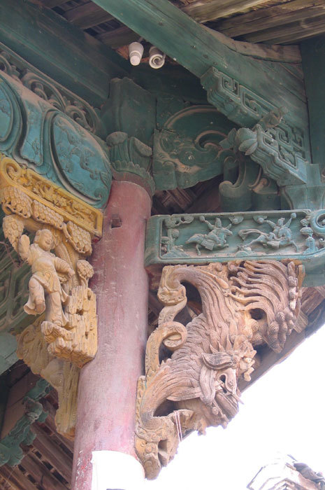 detail of right side bracket on opera stage 2