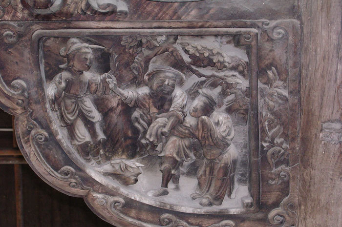 lower bracket front hall