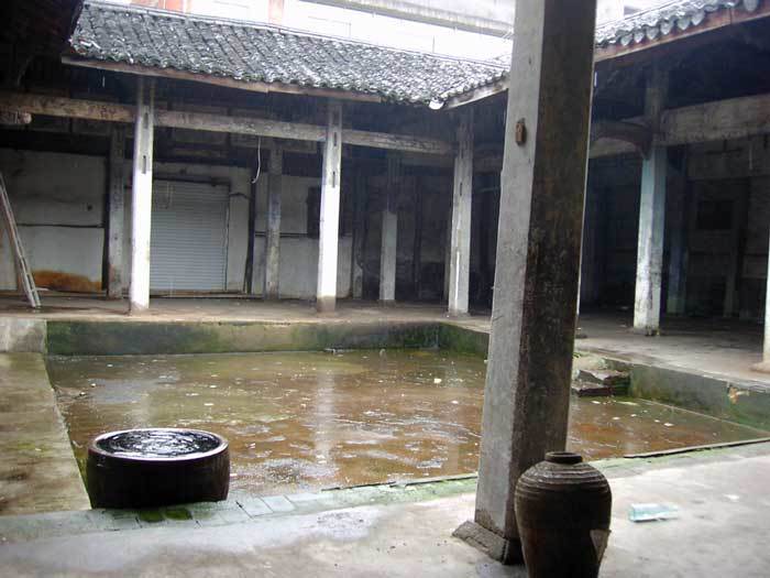 Overview of the courtyard