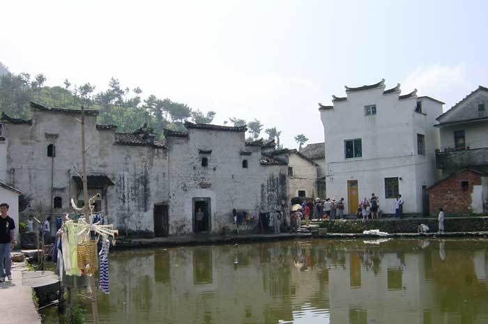 Houses surrounding Half Moon Reservoir Houses surrounding Half Moon Reservoir