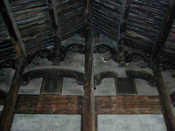 Beam structure of the hall-1