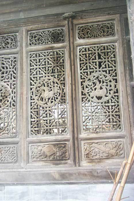 Overview of the courtyard from the hall-1