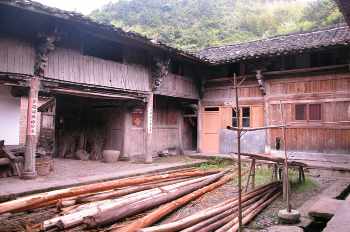 Overall view of the courtyard Overall view of the courtyard
