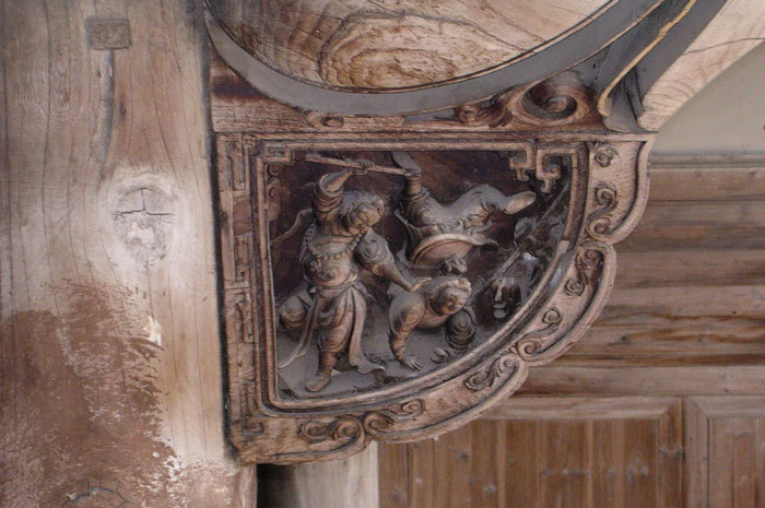 detail of beam carving front hall 2