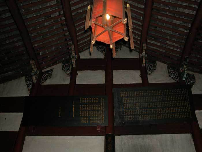 A lantern in the hall-01