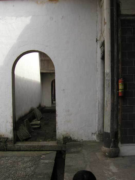 Gateway on the southern end of the western wing