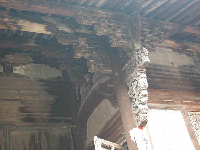 Back of the main hall.carved bracket Back of the main hall.carved bracket