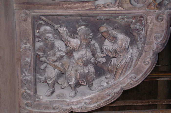 detail of beam carving front hall 4