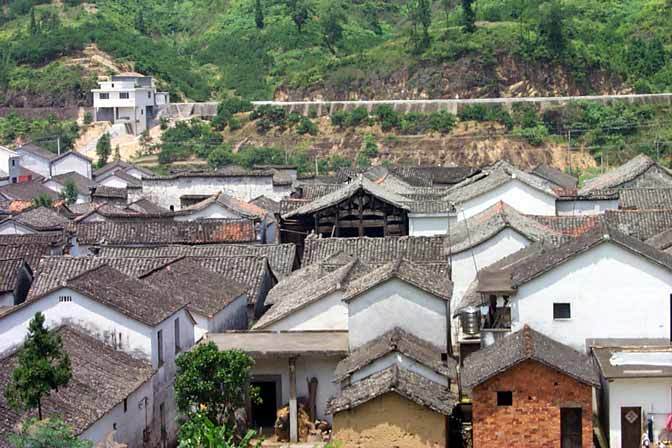 Image of the village from the surrounding hills18