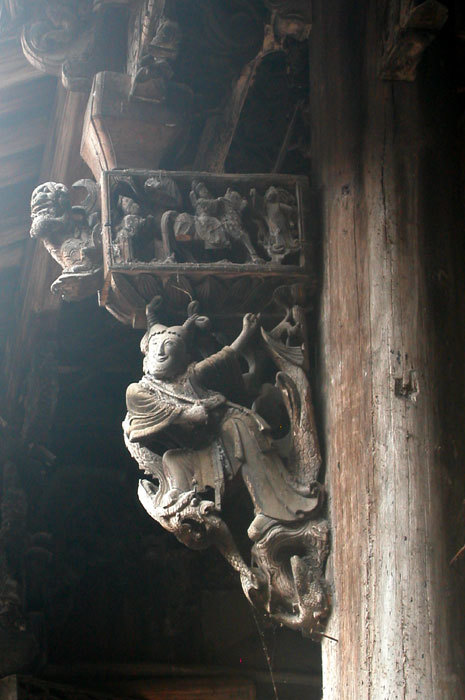 Brackets of the main hall Brackets of the main hall