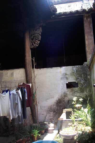 Courtyard of private house3