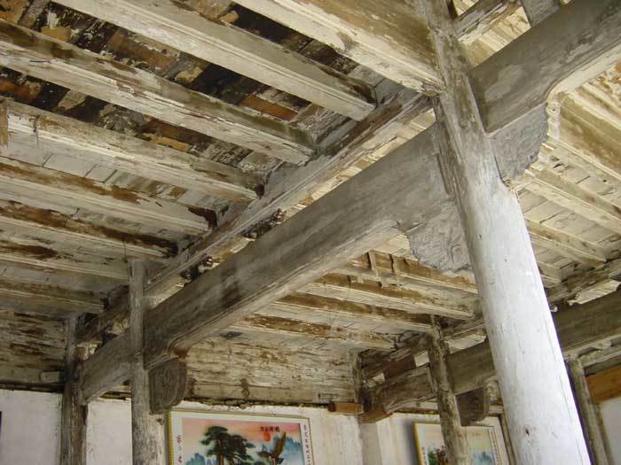 left-hand side wing left-hand side wing