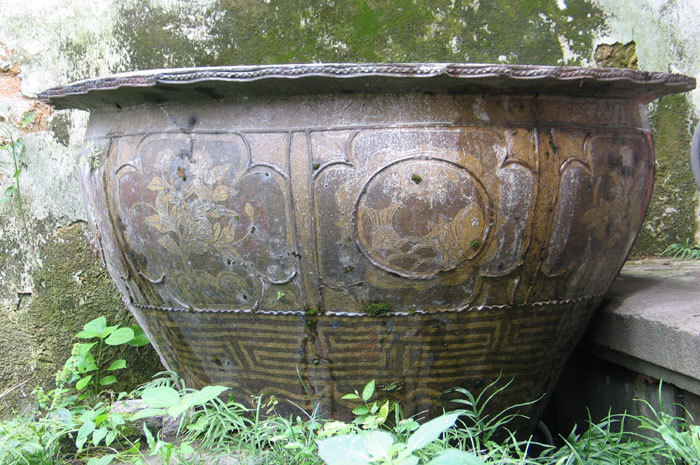 gigantic ceramic pot