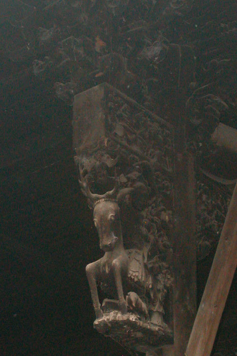 Bracket of the first pillar from the right