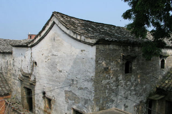 Front exterior right corner with roof Front exterior right corner with roof