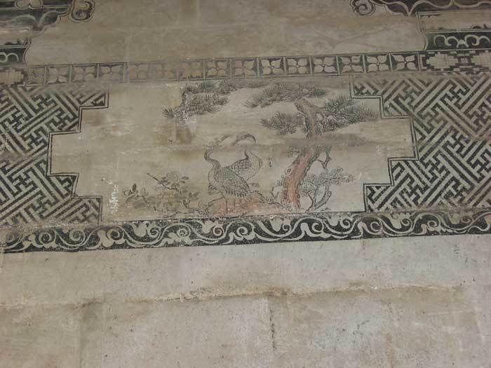 Top of the front gate from outside-two dragons and a horizontal scroll-2