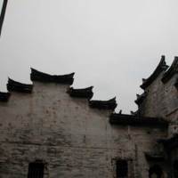 Another view of the stepped garble