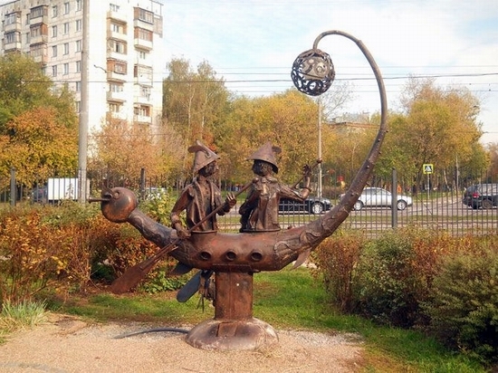 The Scorpio statue in the Signs of the Zodiac park in Moscow